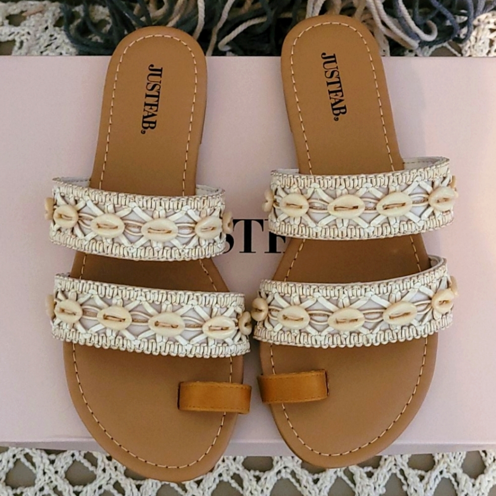 ‼️BOGO‼️JustFab Beach Bum Sandles